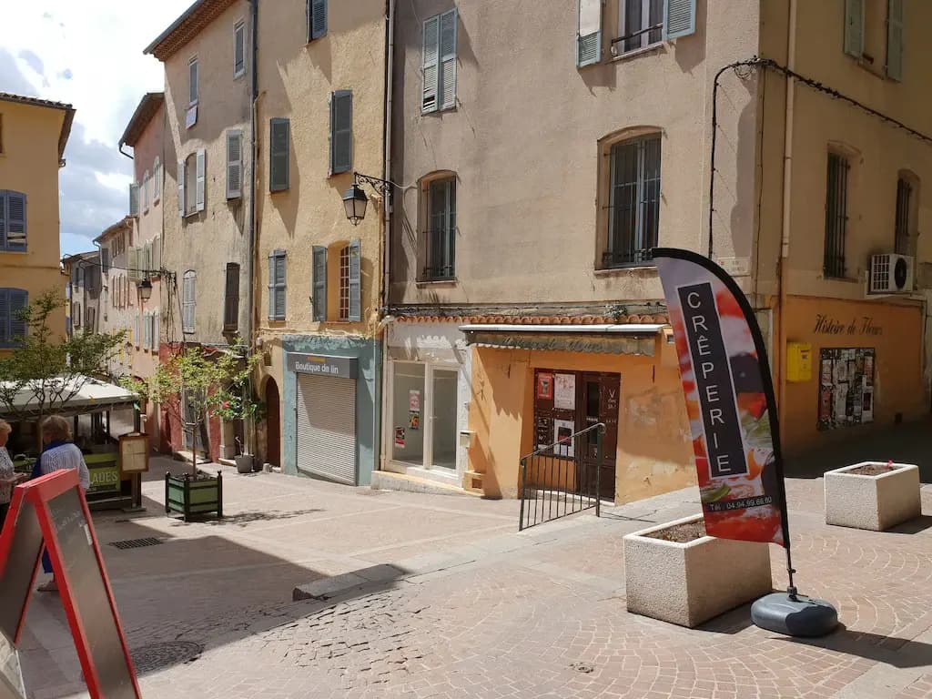 Holiday Home in Lorgues With Pool and Terrace - Photo 1