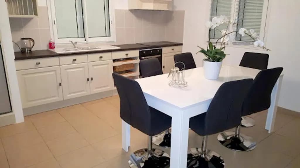 Villa With 8 Bedrooms in Saint-benoît, With Wonderful sea View, Privat - Miniature 6