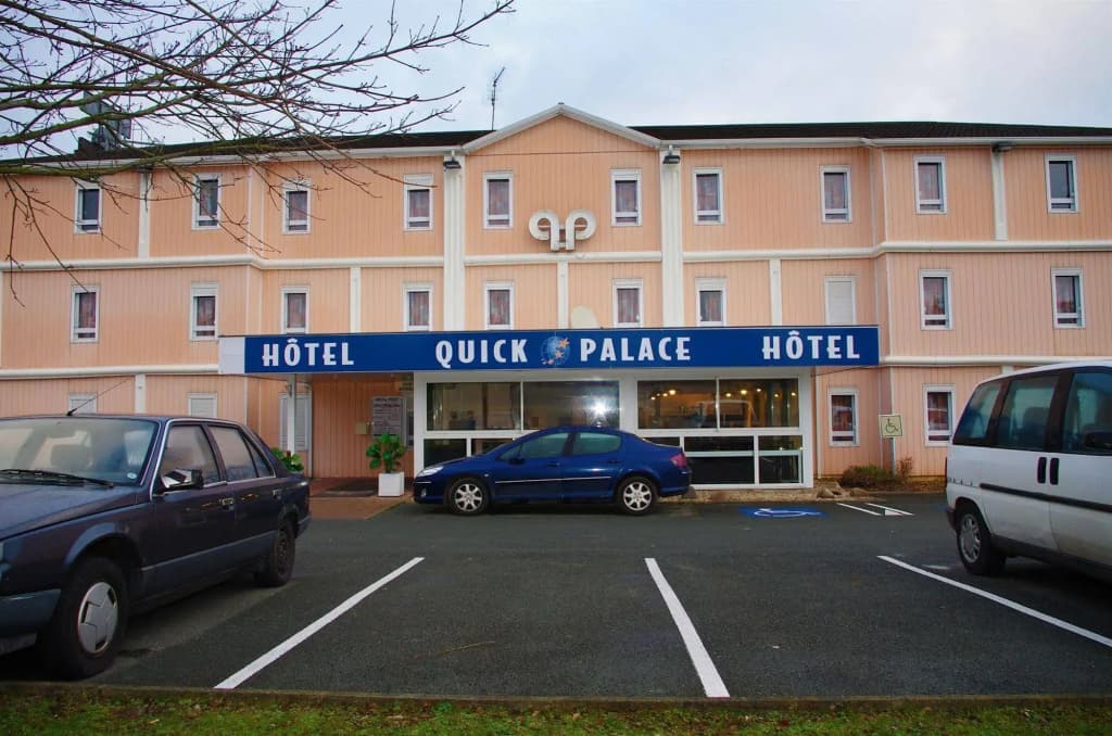 Hôtel Quick Palace Poitiers - Photo 1