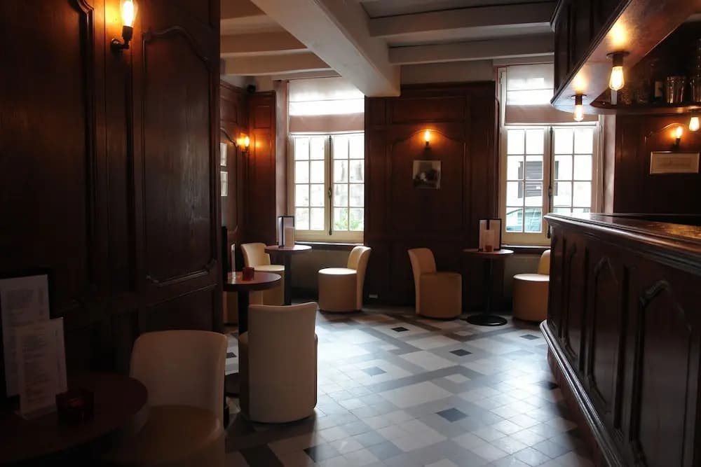 Hostellerie de la Porte Bellon - Photo 2