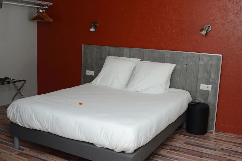 Logis Hotel Yseria - Historical Center - Photo 4
