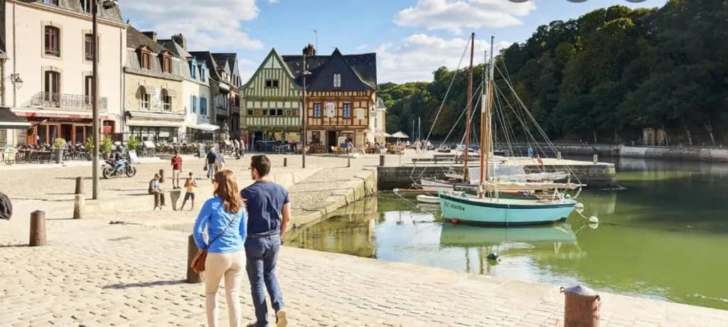 IDÉAL- En plein milieu du PORT de ST GOUSTAN à AURAY- Grand T2 - 50M2 -Belle Terrasse - Miniature 7