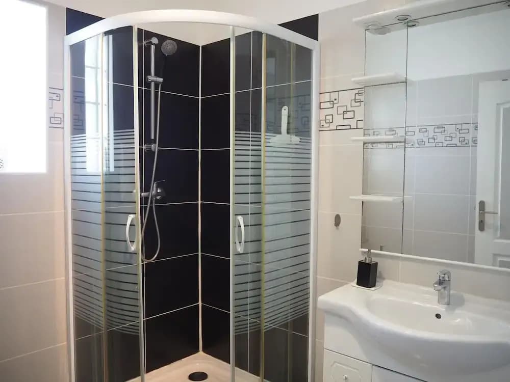 Ground Floor Home With Modern Design, Montagnac - Photo 4