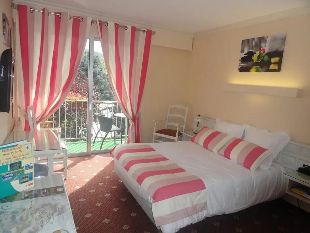 Hotel Planes - Photo 4