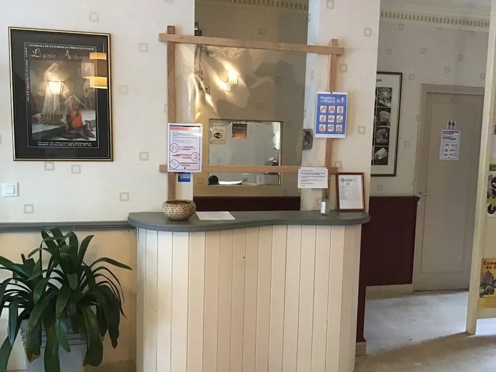 Europ'Hôtel - Photo 2