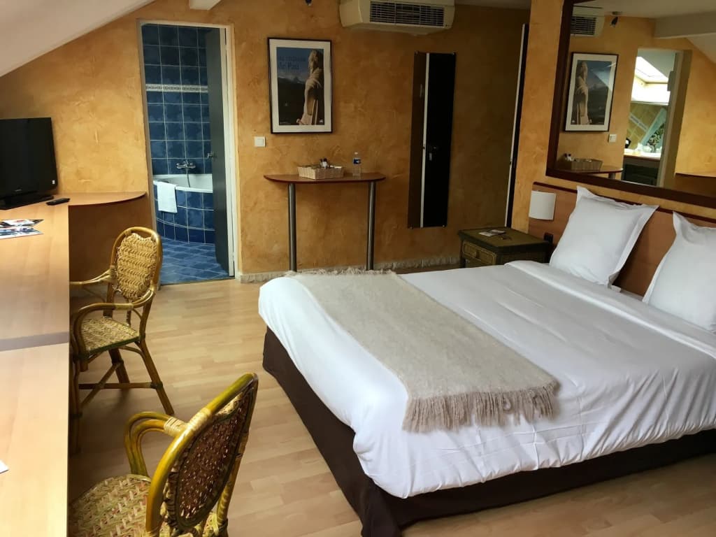 Hotel Bosquet Pau Centre - Photo 3