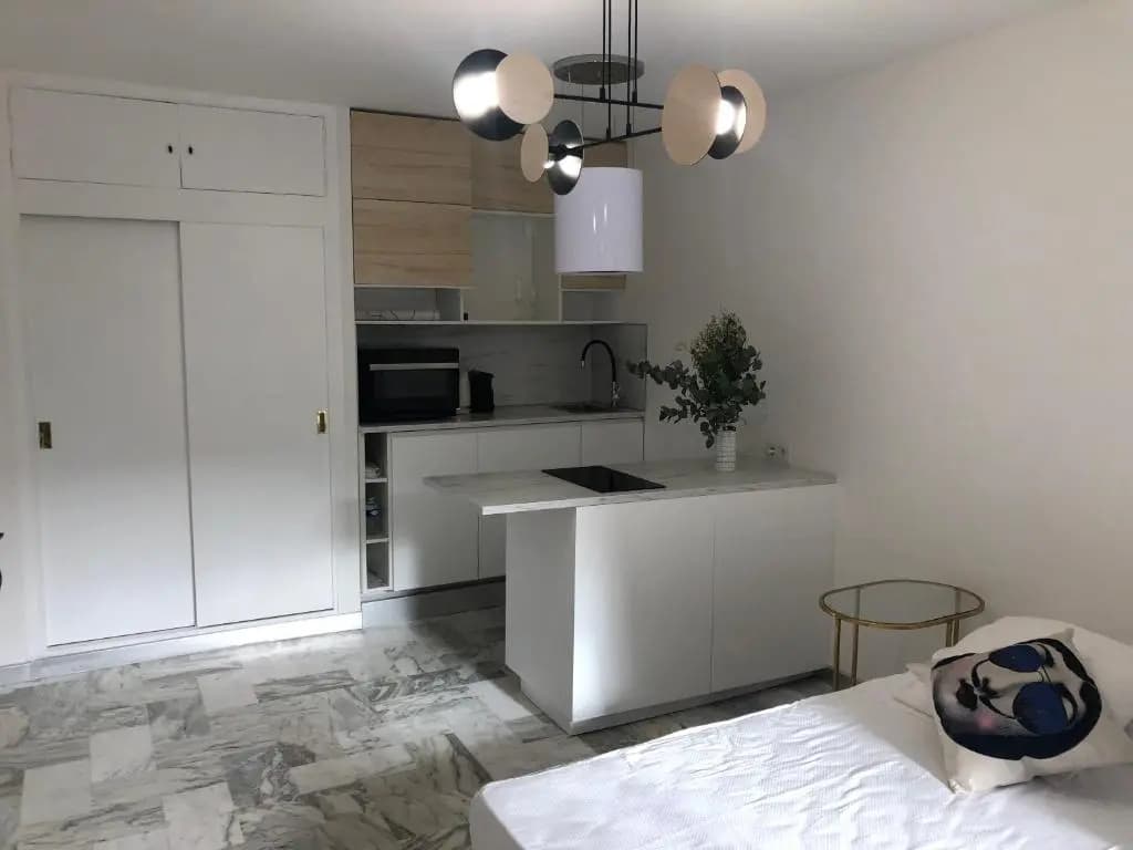 Majestic Apartment - Miniature 6
