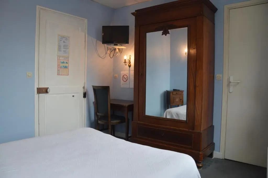 Hôtel Victor Hugo - Miniature 6