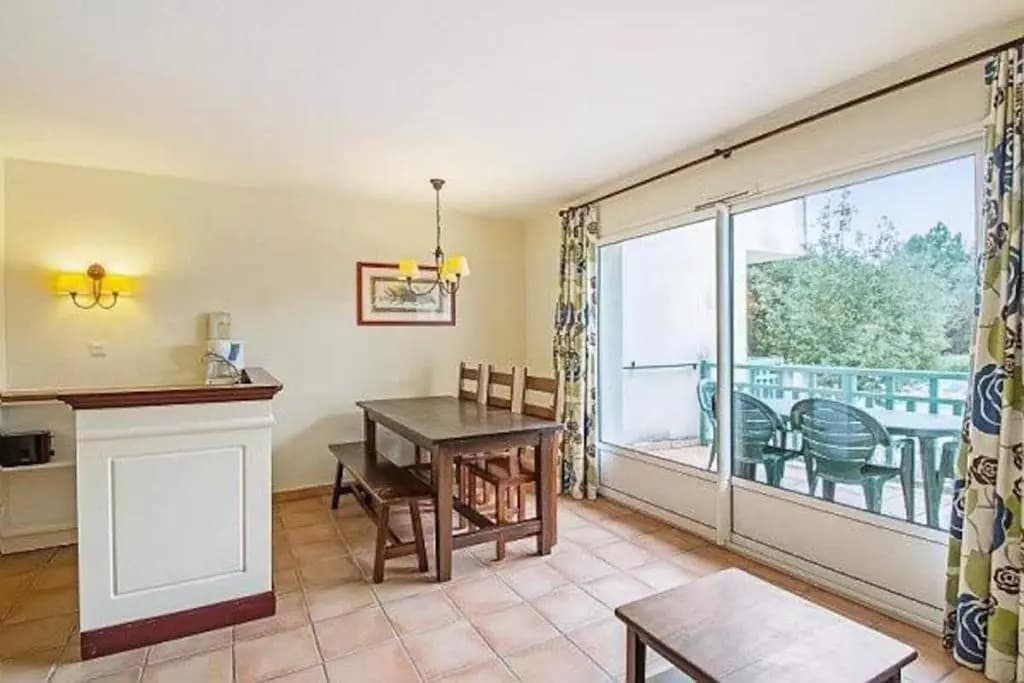 Bel appartement lumineux à Vieux Boucau avec piscine chauffée - Résidence Domaine du Golf de Pinsolle - Photo 3