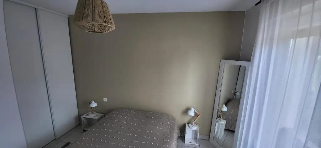 Appartement 2 chambres Balcon Parking privé Centre Village - Photo 4