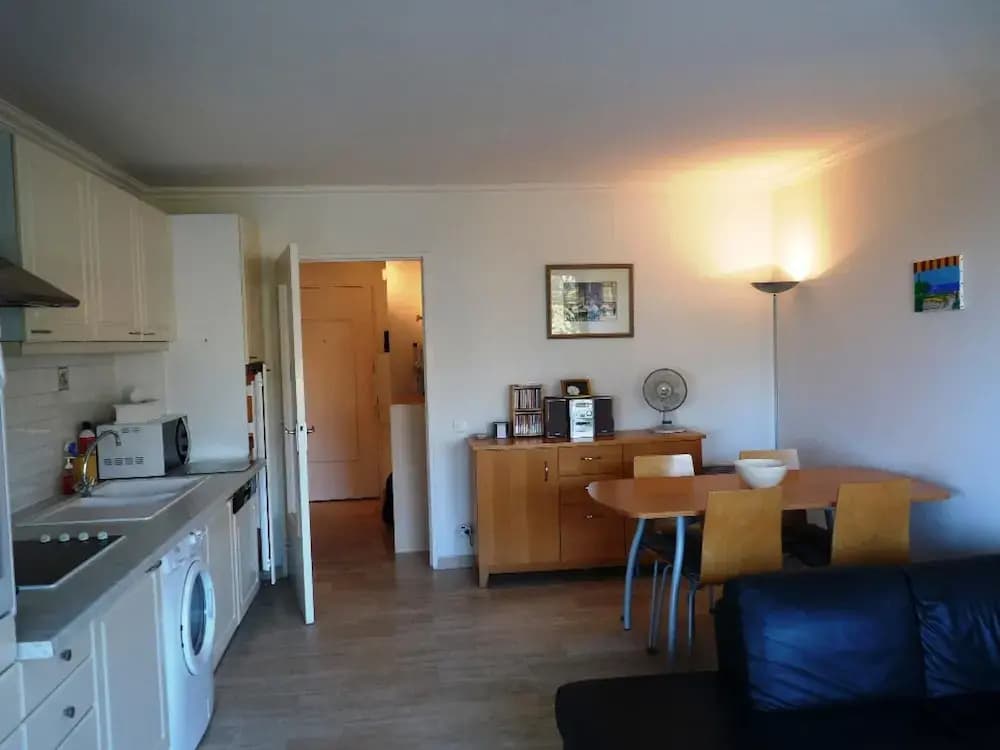 Two Bedroom Apartment Near the Beach in Cannes Terrace and Aircon - 814 - Photo 1