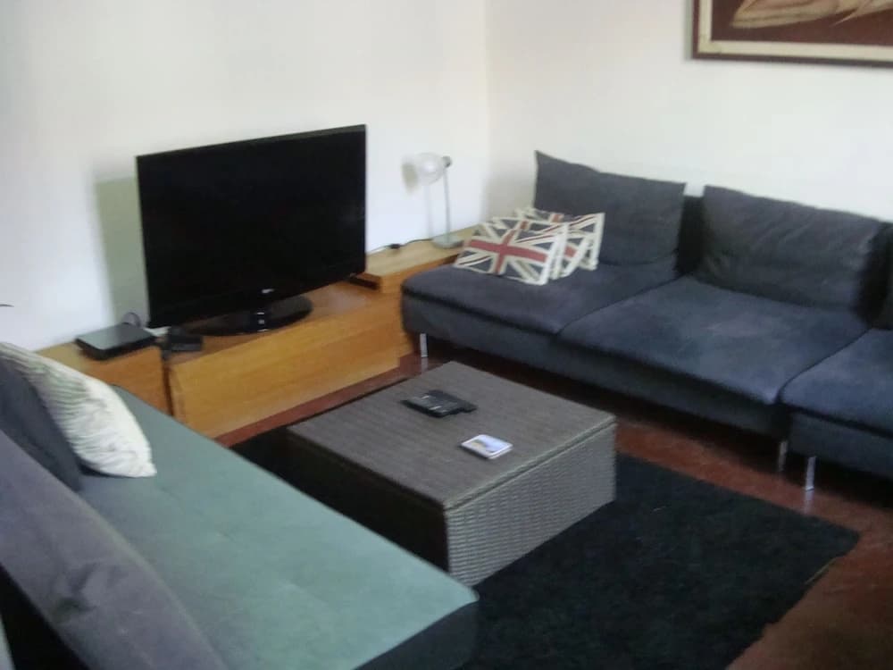 Glamorgan House - Miniature 6