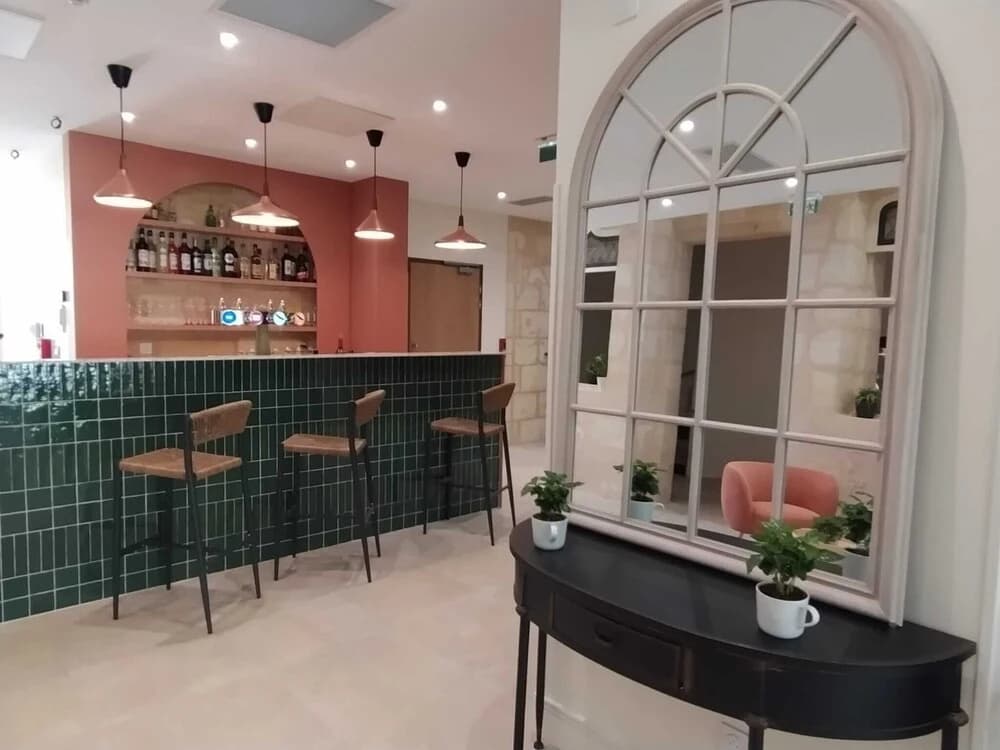 Bloom Hostel Bar & Garden - Photo 1