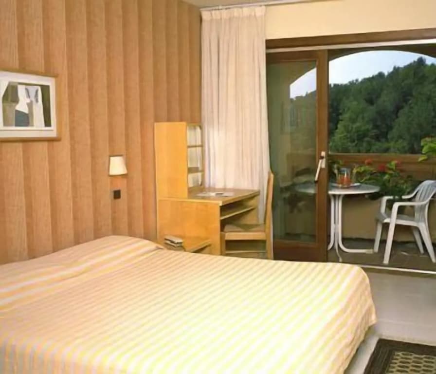 Mas de Vence Hotel & Restaurant - Photo 3