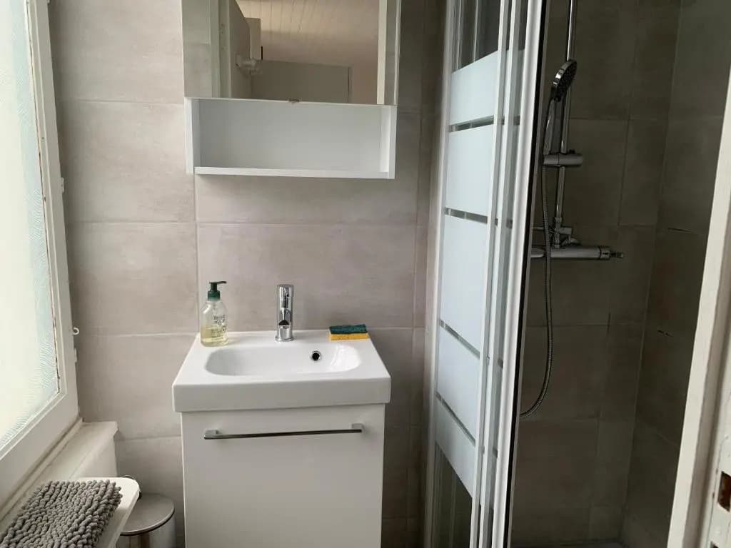 Appartement 4 personnes, 1 chambre, terrasse, Wifi, proche du centre - Miniature 8