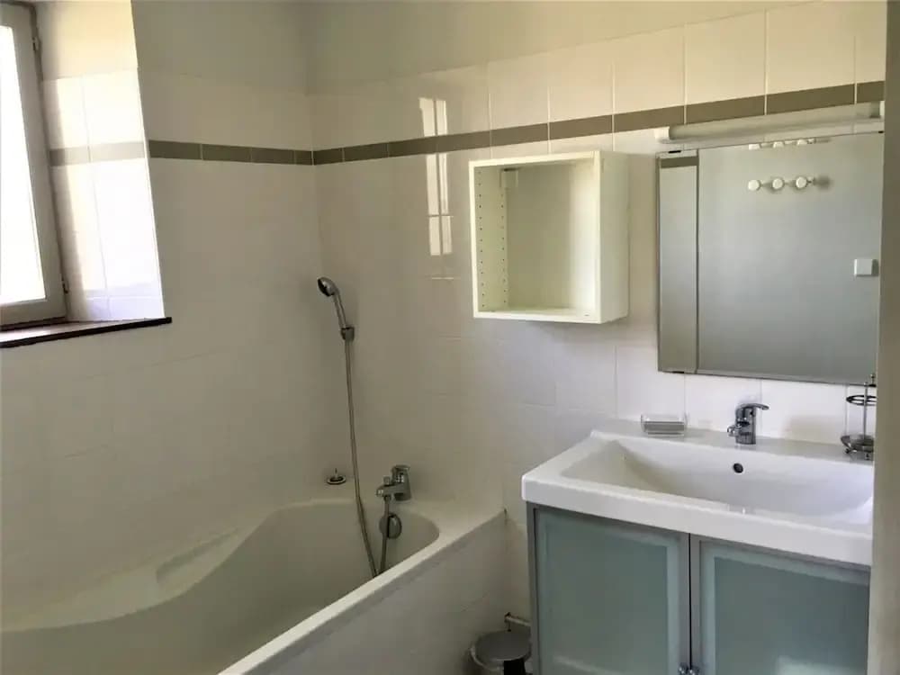 Villa in France With Private Pool & Garden - Miniature 8