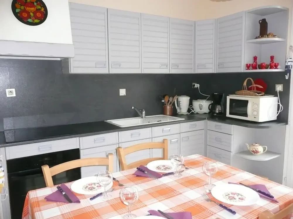 Holiday Home Near the Beach, Ploudalmezeau - Photo 2