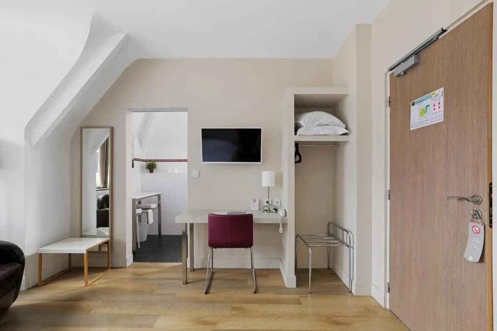 Hôtel Cardinal - Photo 5