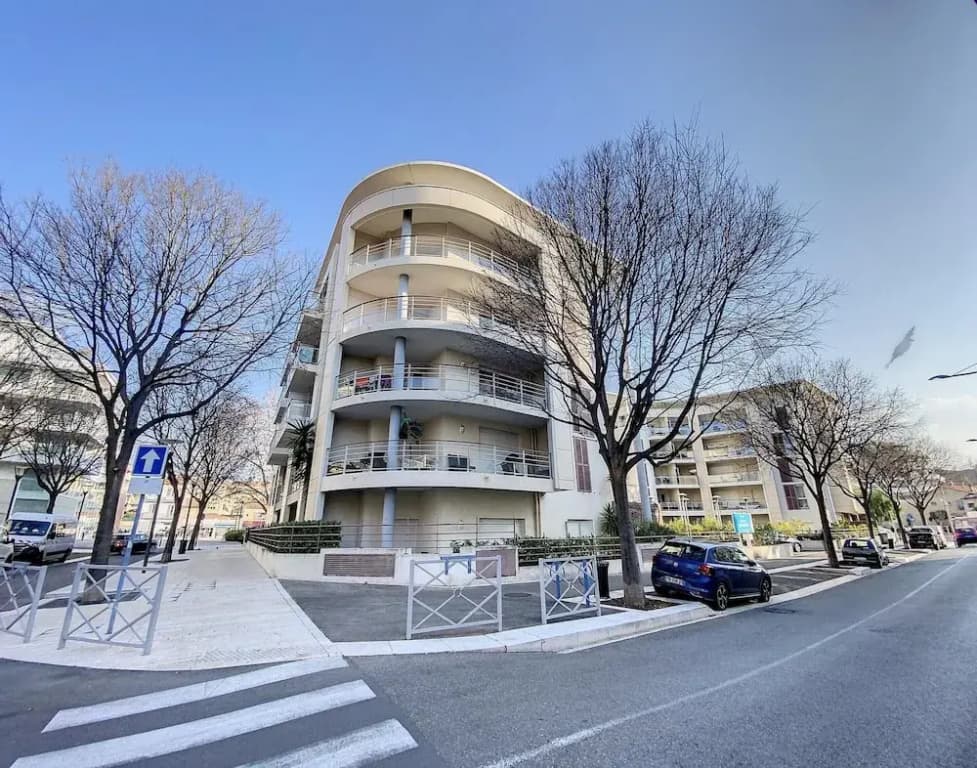 Terrace Apartment Near the Beach - Photo 1