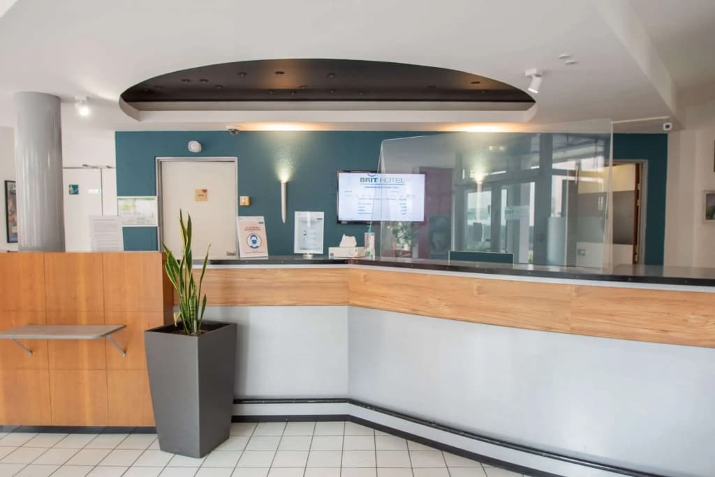 Brit Hotel Confort Mulhouse Centre - Photo 2