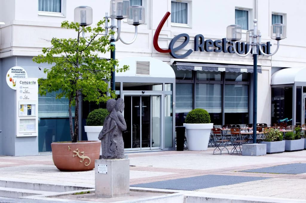 Hotel Campanile Paris Ouest - Chaville - Photo 1