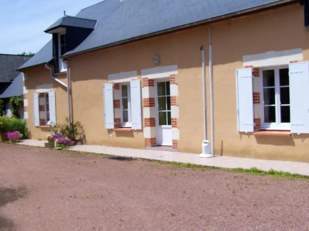 Maison de 2 chambres avec jardin amenage et wifi a La Chapelle aux Choux - Miniature 7