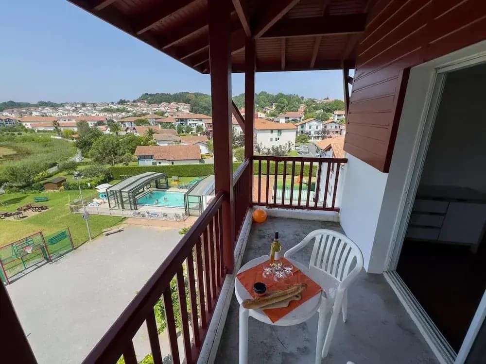 Apartment in Urrugne With Ocean Views - Miniature 8