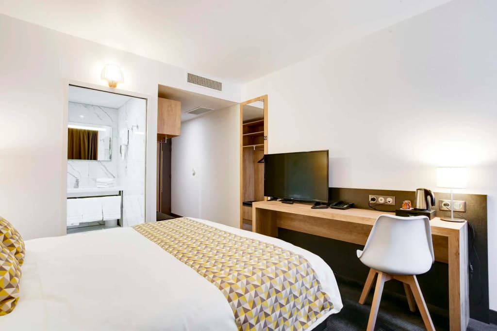 Brit Hotel Confort Loches - Photo 4