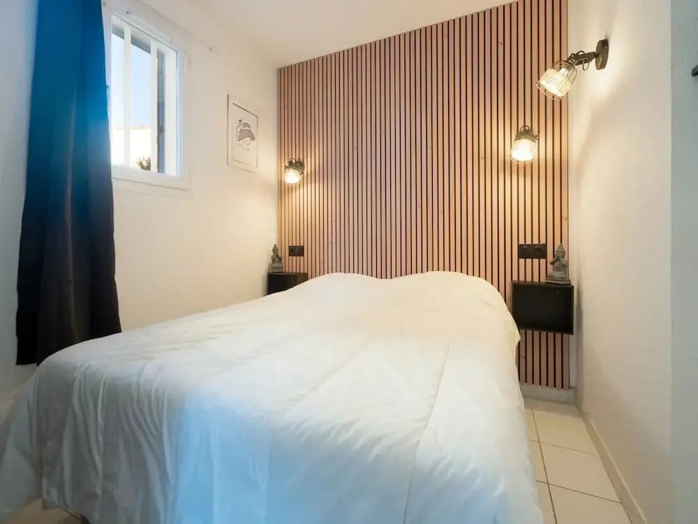 Beachside Apartment With Pool - Photo 2