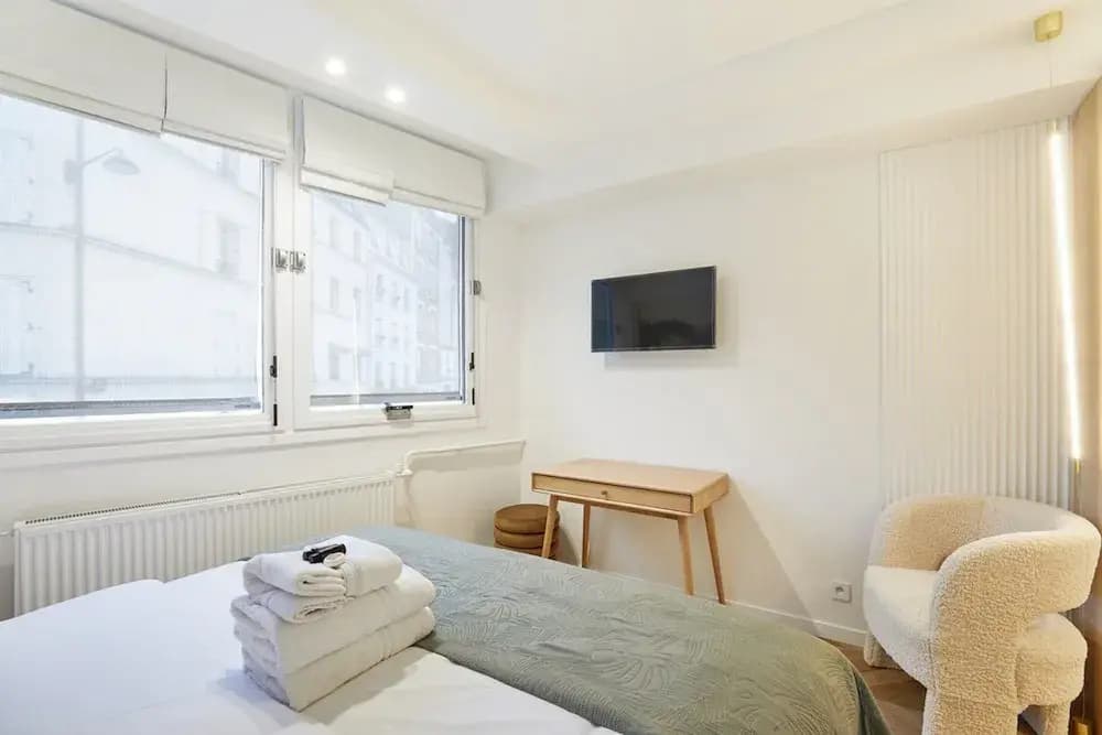 Apartment With AC Front Montparnasse Tower - Photo 3