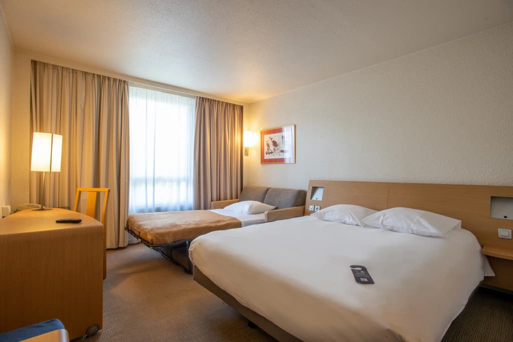 Hotel Novotel Aix en Provence Pont de l'Arc Fenouillères - Photo 2