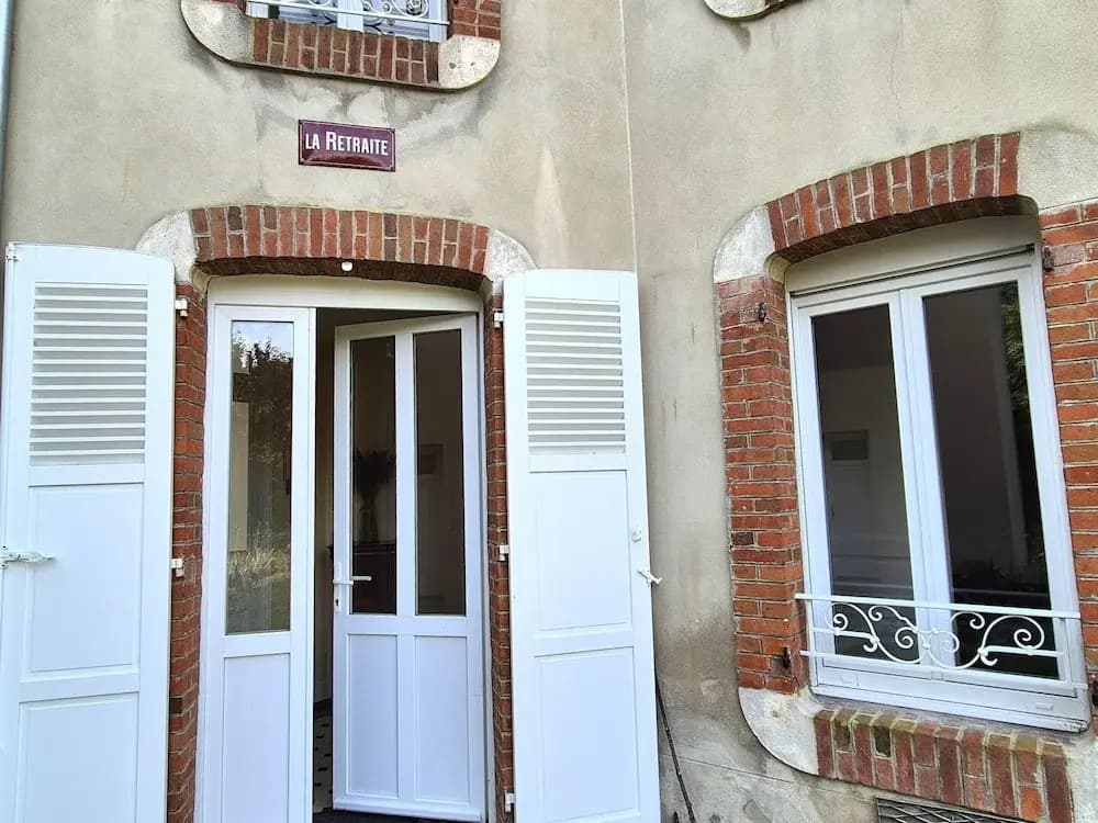 Charming House Close to the Centre in Granville - Photo 1