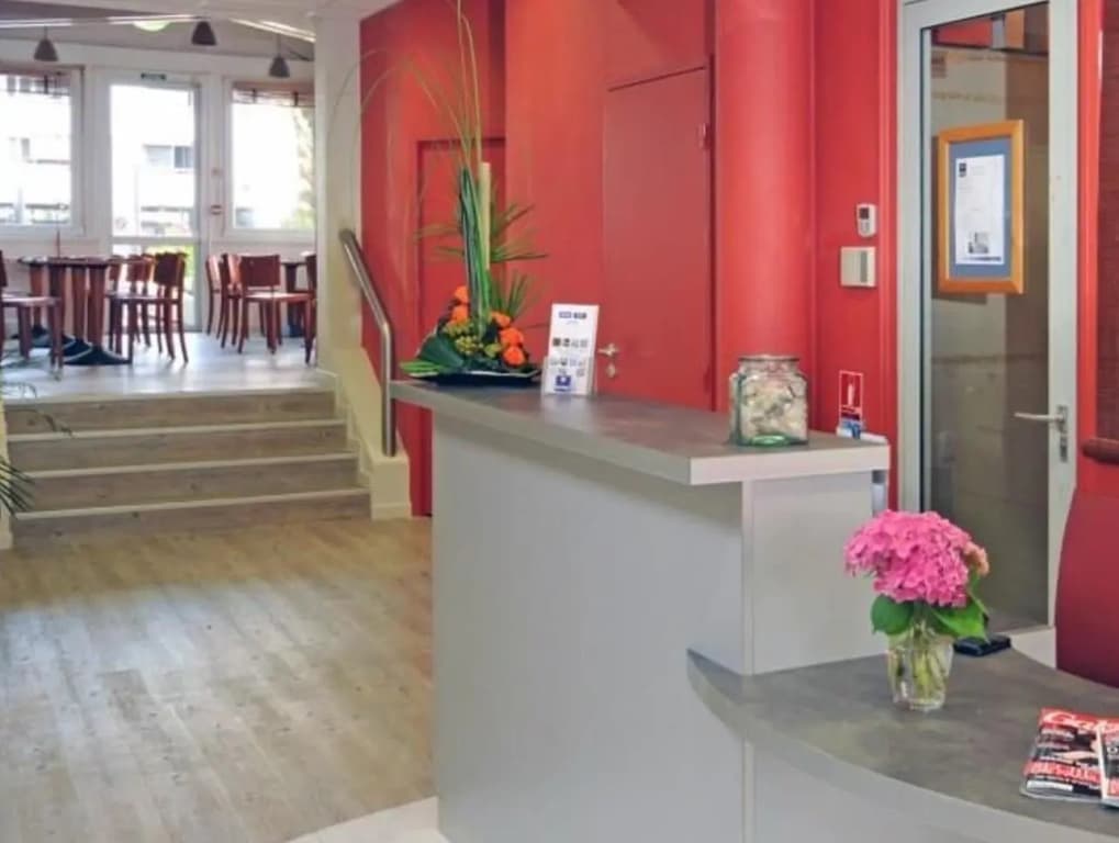 ibis Styles Lyon Croix Rousse - Photo 2