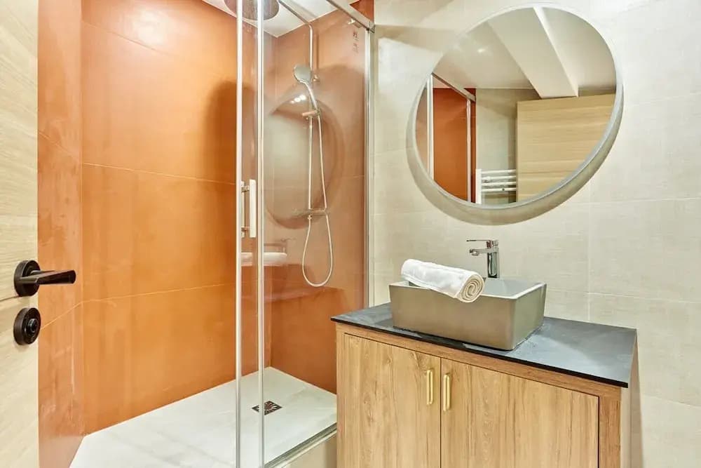 Superb Apartment Center of Paris Montmartre - Miniature 6