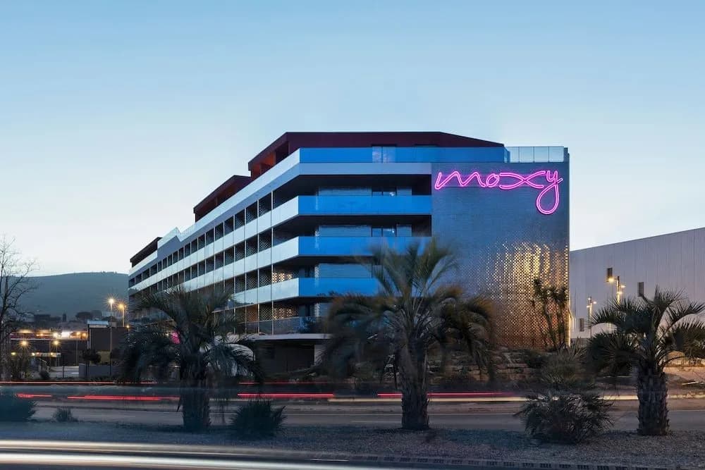 Moxy La Ciotat - Photo 1