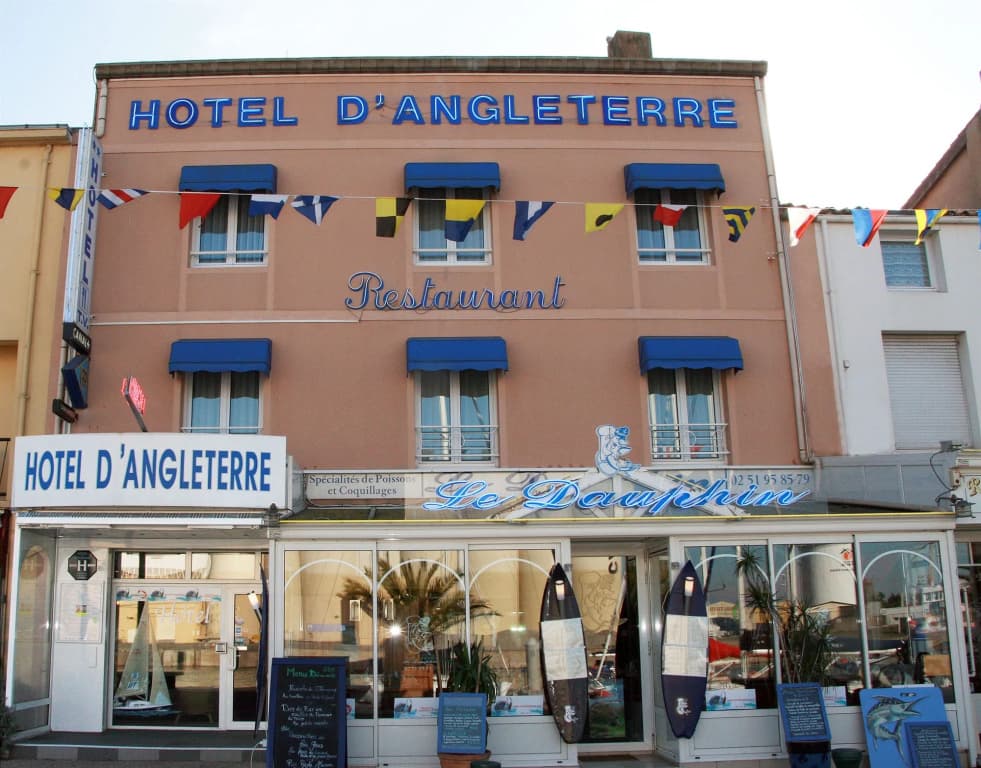 Hôtel SABLES D'O et son restaurant "LE 16 BIS" - Photo 1