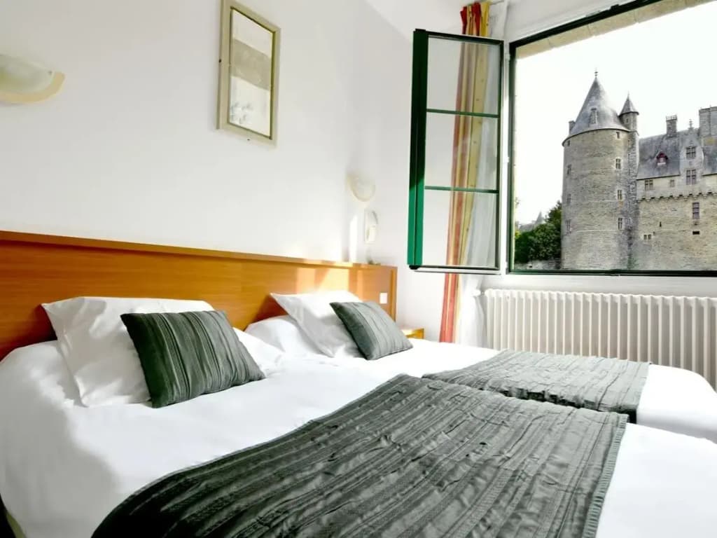 Logis Hotel du Chateau - Photo 3