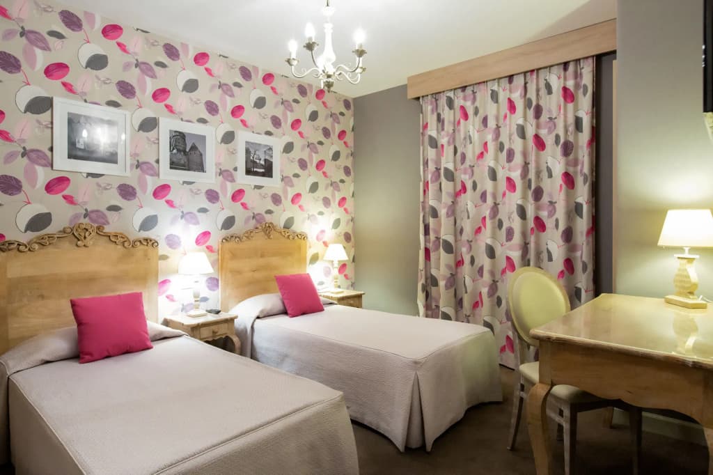 Hotel l'Aragon, à 50m de la cité de Carcassonne - Photo 2