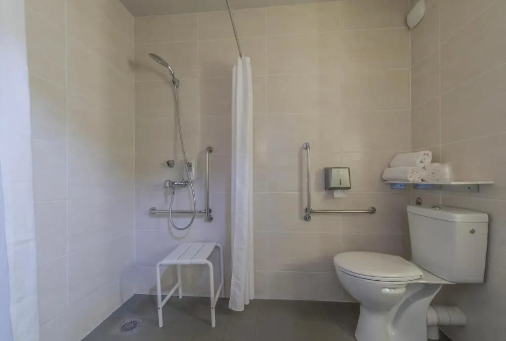 B&B Hotel ORANGE - Echangeur A7 A9 - Miniature 8