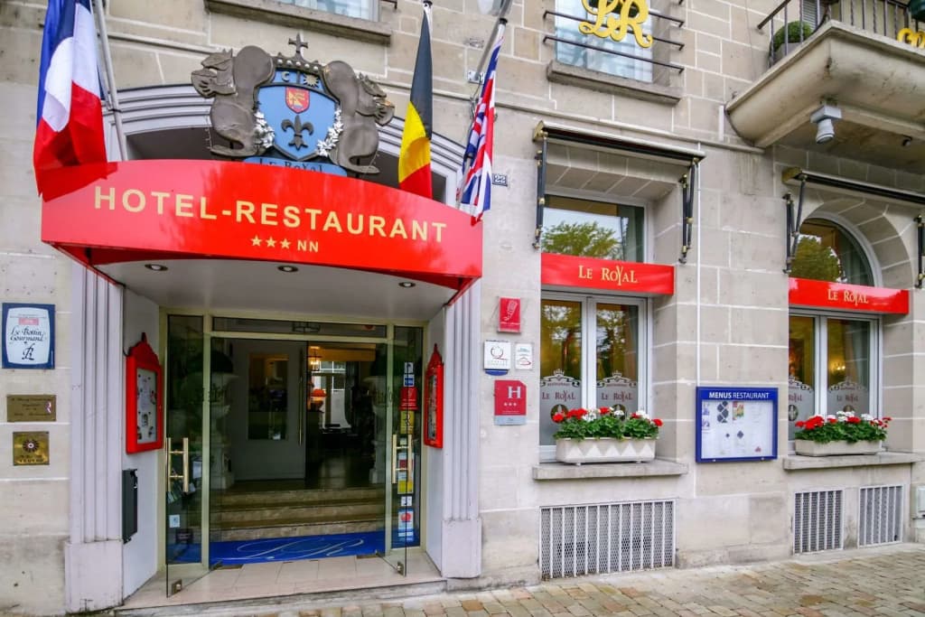 Brit Hotel Le Royal - Troyes - Photo 1