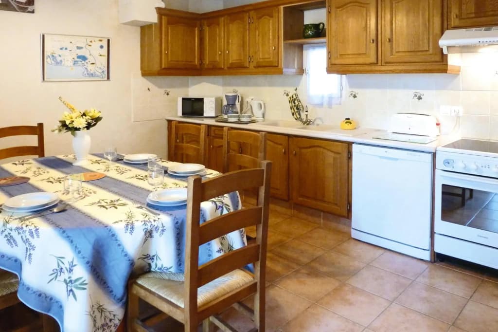 Country House With Private Terrace, Beaucaire - Miniature 8