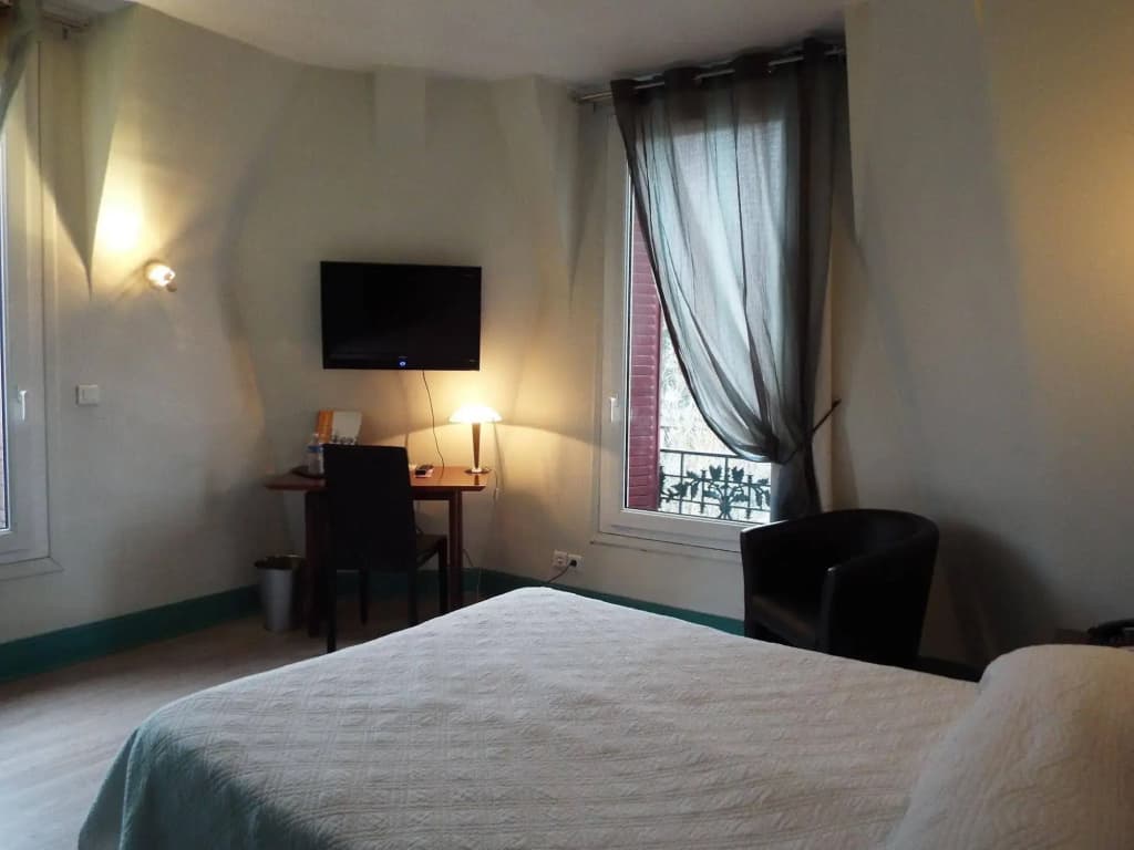 Hôtel Terminus - Photo 3