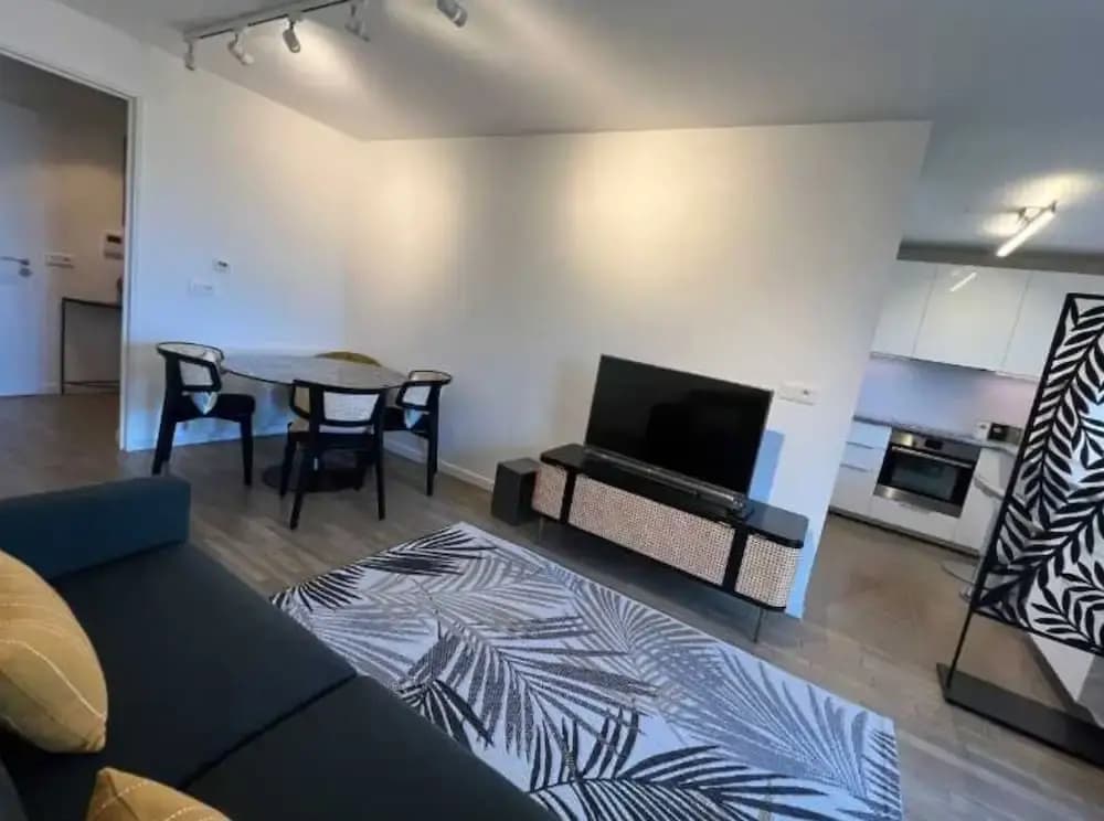 Flat With Balcony 4p/1bdr Near La Defense - Miniature 8