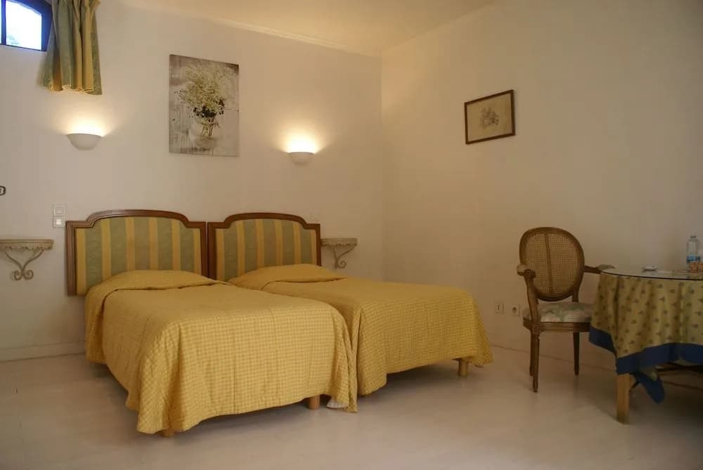 Hostellerie du Château de l'Isle - Photo 5