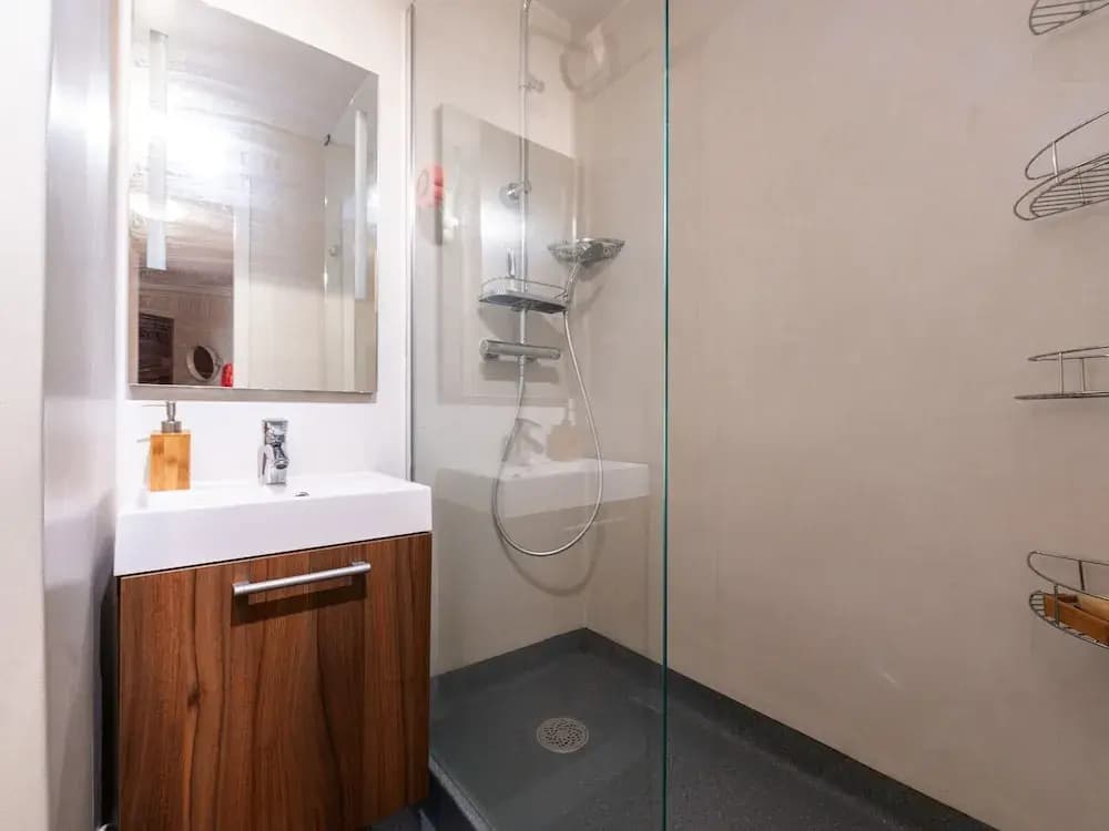Apartment in Morillon Near Ski Slope - Photo 5