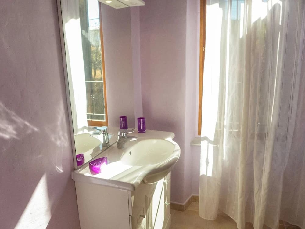 Holiday Home in Montbrun-des-Corbieres with Pool - Miniature 6