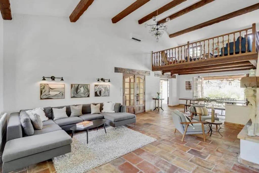 Tranquil 5-Bedroom Stone Villa with Private Pool - Photo 2