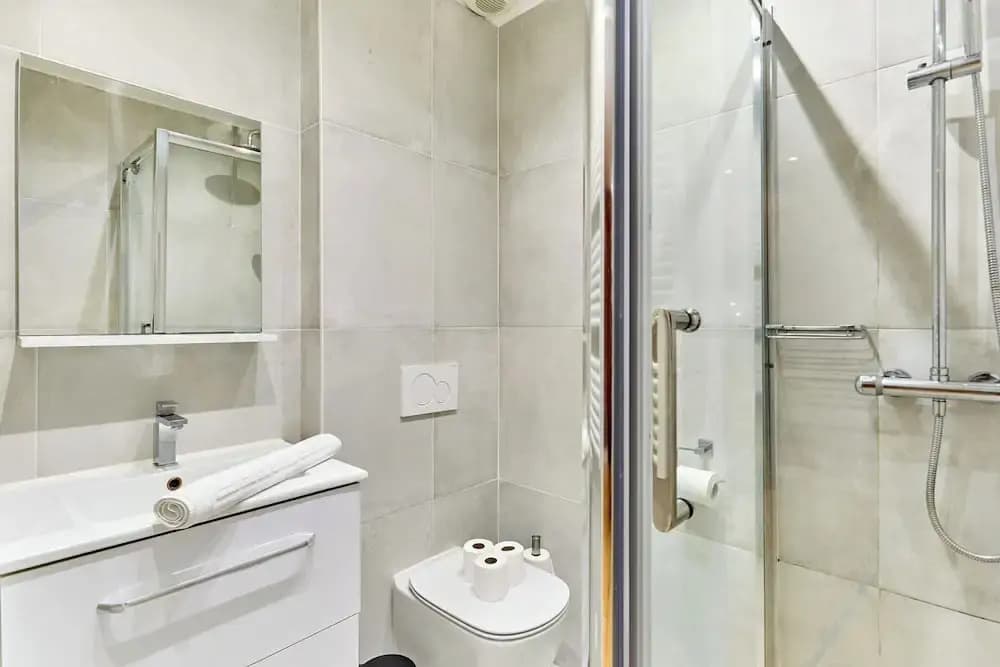Charming Flat in the Heart of Paris - Miniature 6