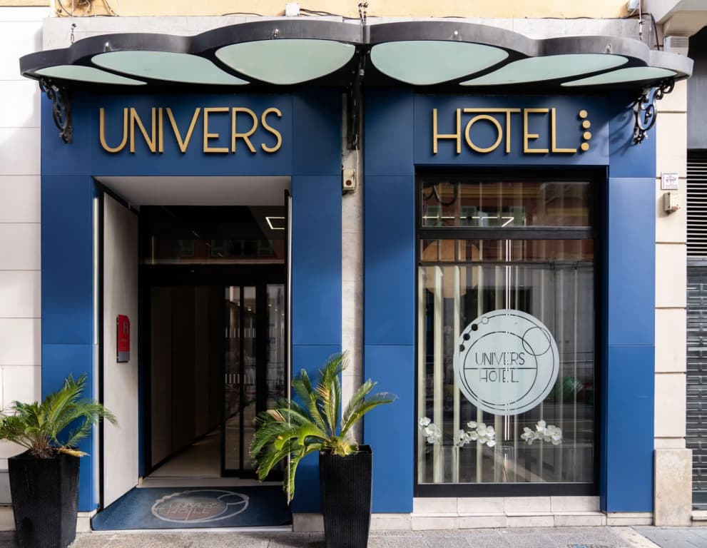 Hotel Univers - Photo 1