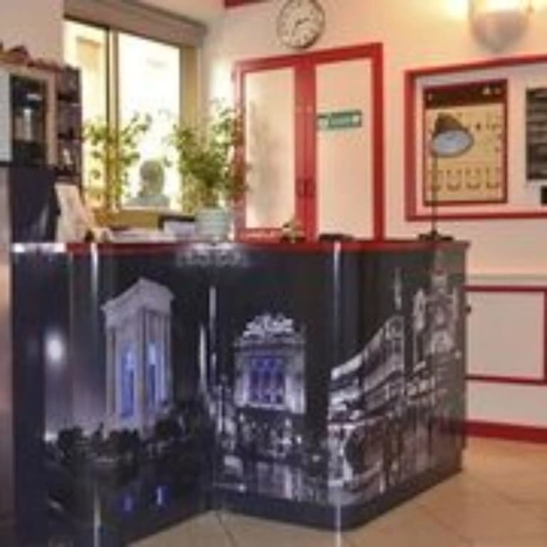 Hôtel Colisée-Verdun Centre Gare Saint-Roch - Photo 2
